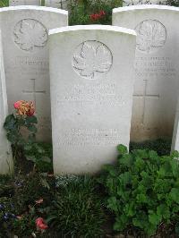 Canada Cemetery Tilloy Les Cambrai - McDonald, O